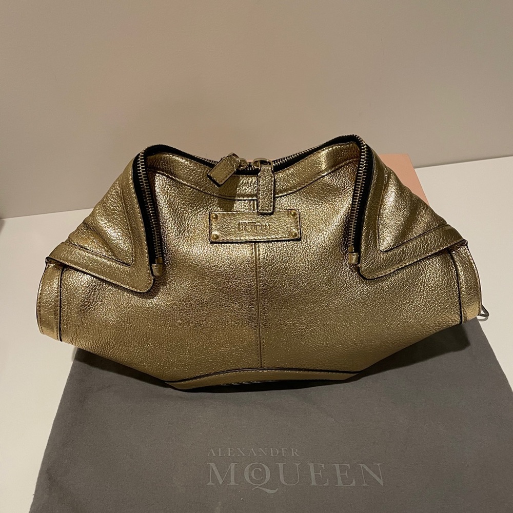 New with tags Alexander McQueen clutch gold